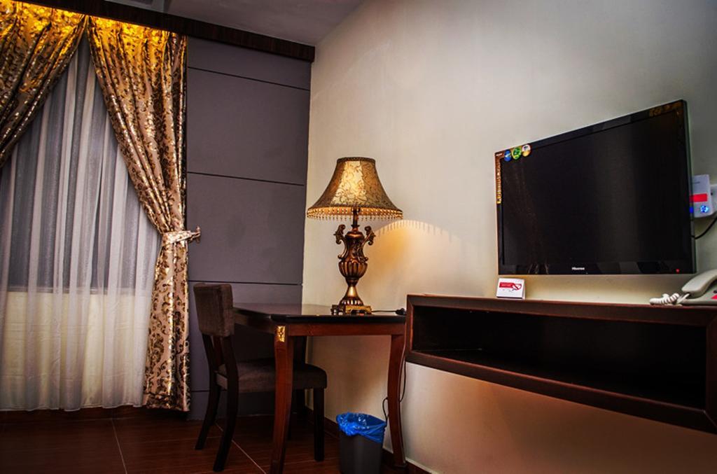 Herald Hotel Malacca Exterior photo
